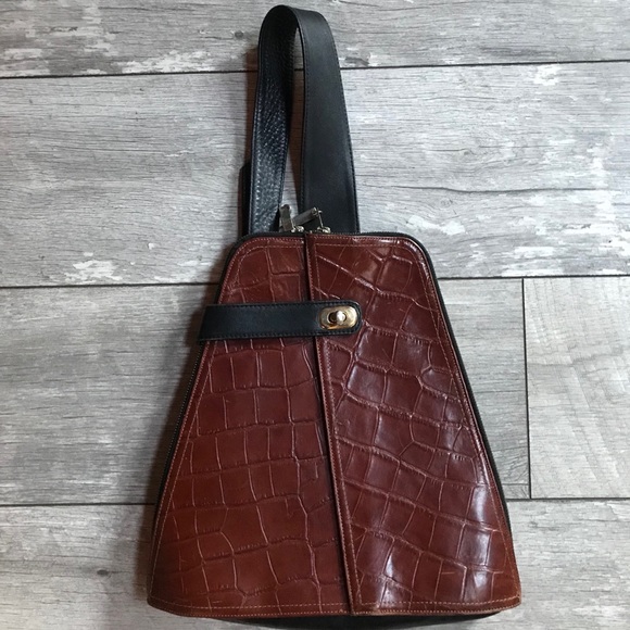 Vintage Handbags - VINTAGE  Leather one strap backpack/purse
